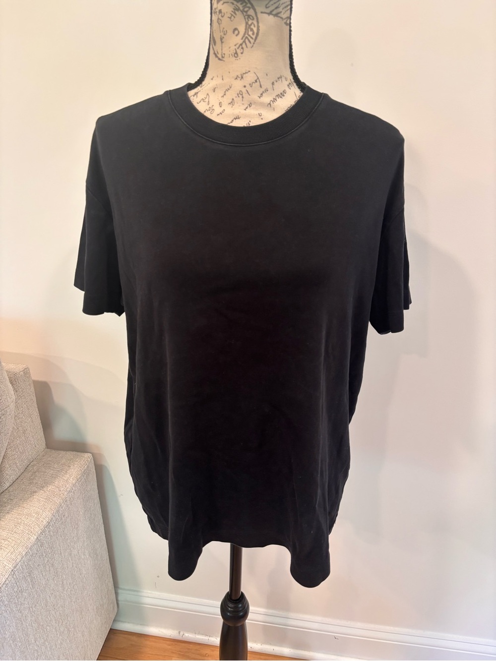 Massimo Dutti black tshirt size medium